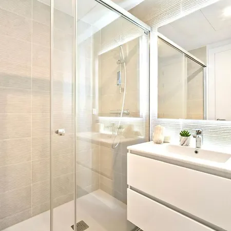 Apartment Apartment *